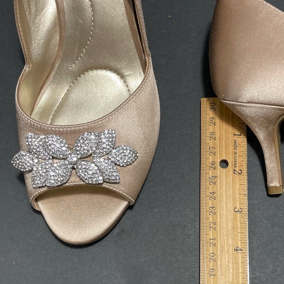 Bandolino champagne heels - Picture 5 of 6